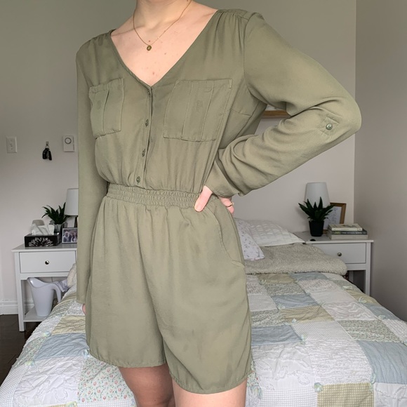 GREEN ROMPER - Picture 2 of 11